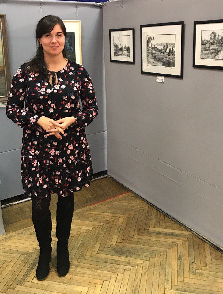 [Воронова Вера Викторовна](/teacher/vv-voronova), преподаватель гравюры, батика и рисунка и её работы под названием "Триптих", по мотивам впечатлений от города Тутаев